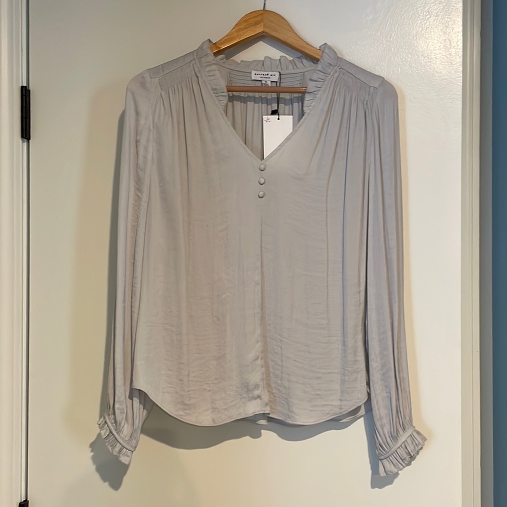Current Air Ruffle Neck Blouse. Light Blue/Grey. XS. NWT.